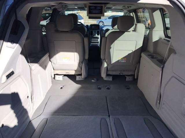 Chrysler Town and Country 2008 photo 10